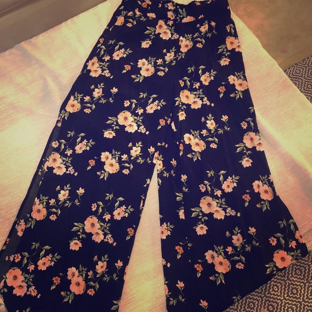 Floral light fabric pants